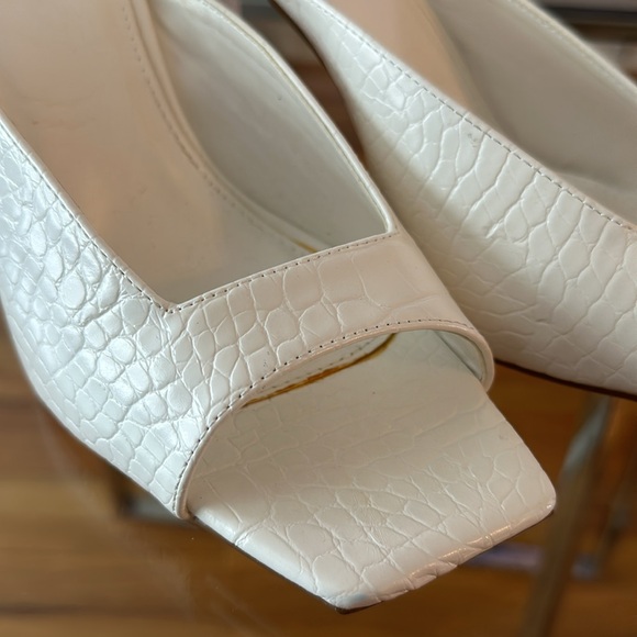 Fashion Nova Women Heels - Picture 2 of 8